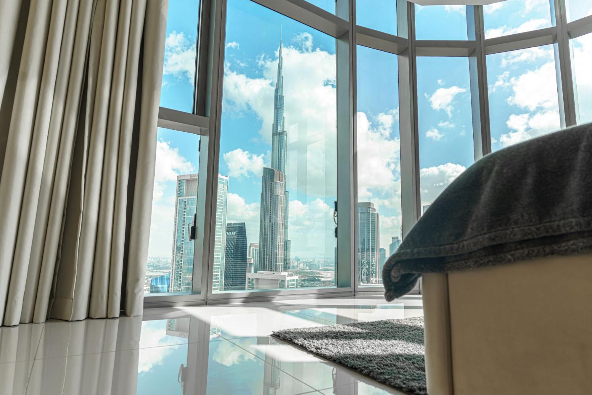 Paramount Tower Hotel And Residences With Infinity Sky Pool Dubai Exterior photo